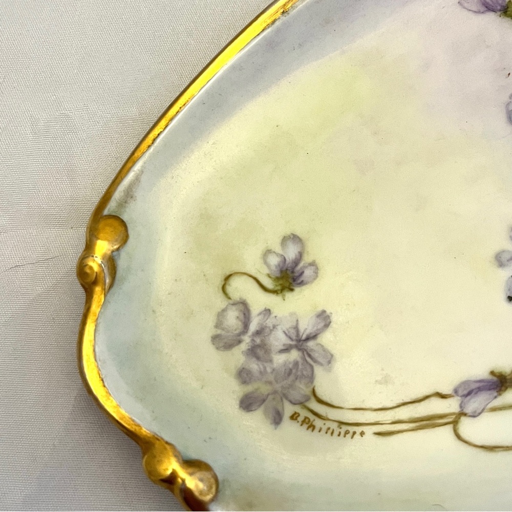 Vanity Dish w/ Violets Floral Hand-Painted & Signed by B. Phillippe, VTG EUC - Picture 3 of 8